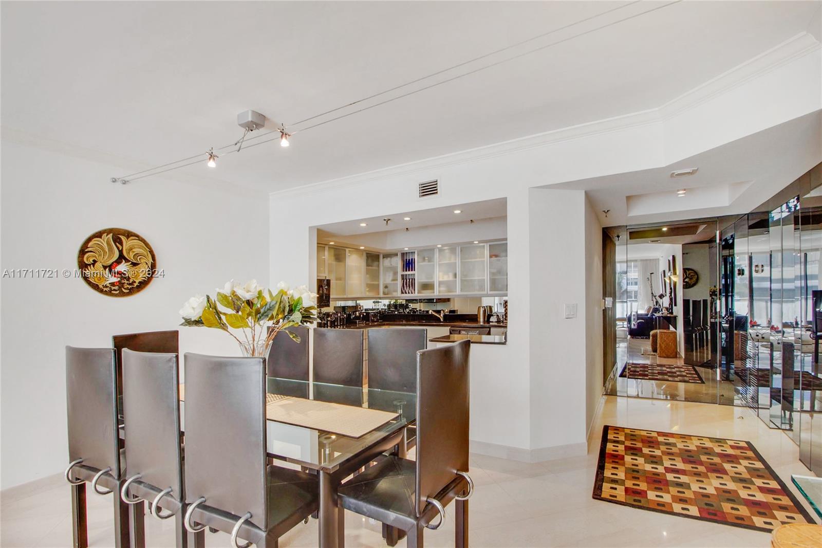 9455 Collins Ave PH-6
