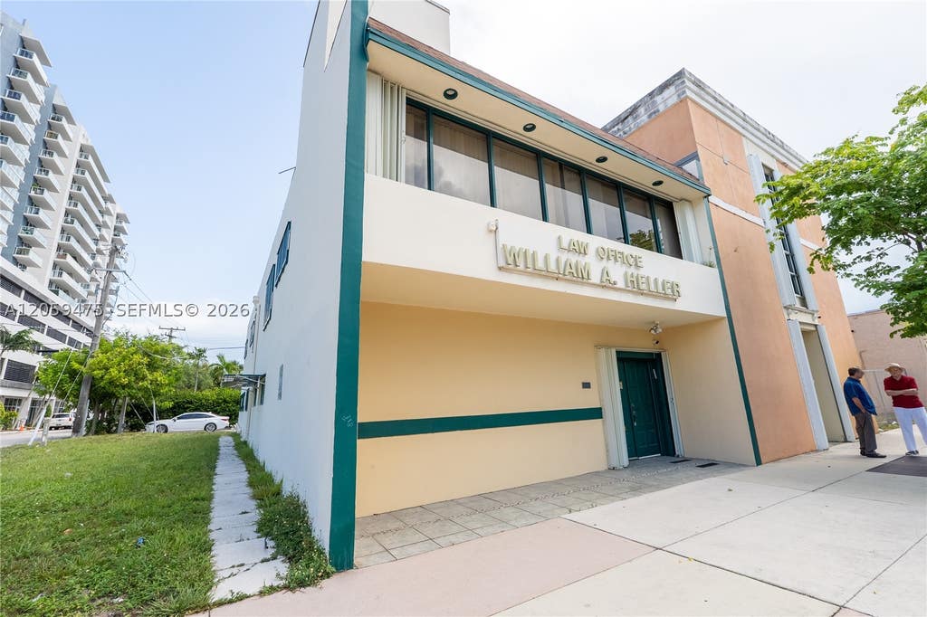 Photo of 2200 Hollywood Blvd, Hollywood, FL 33020 (MLS # A12059475)