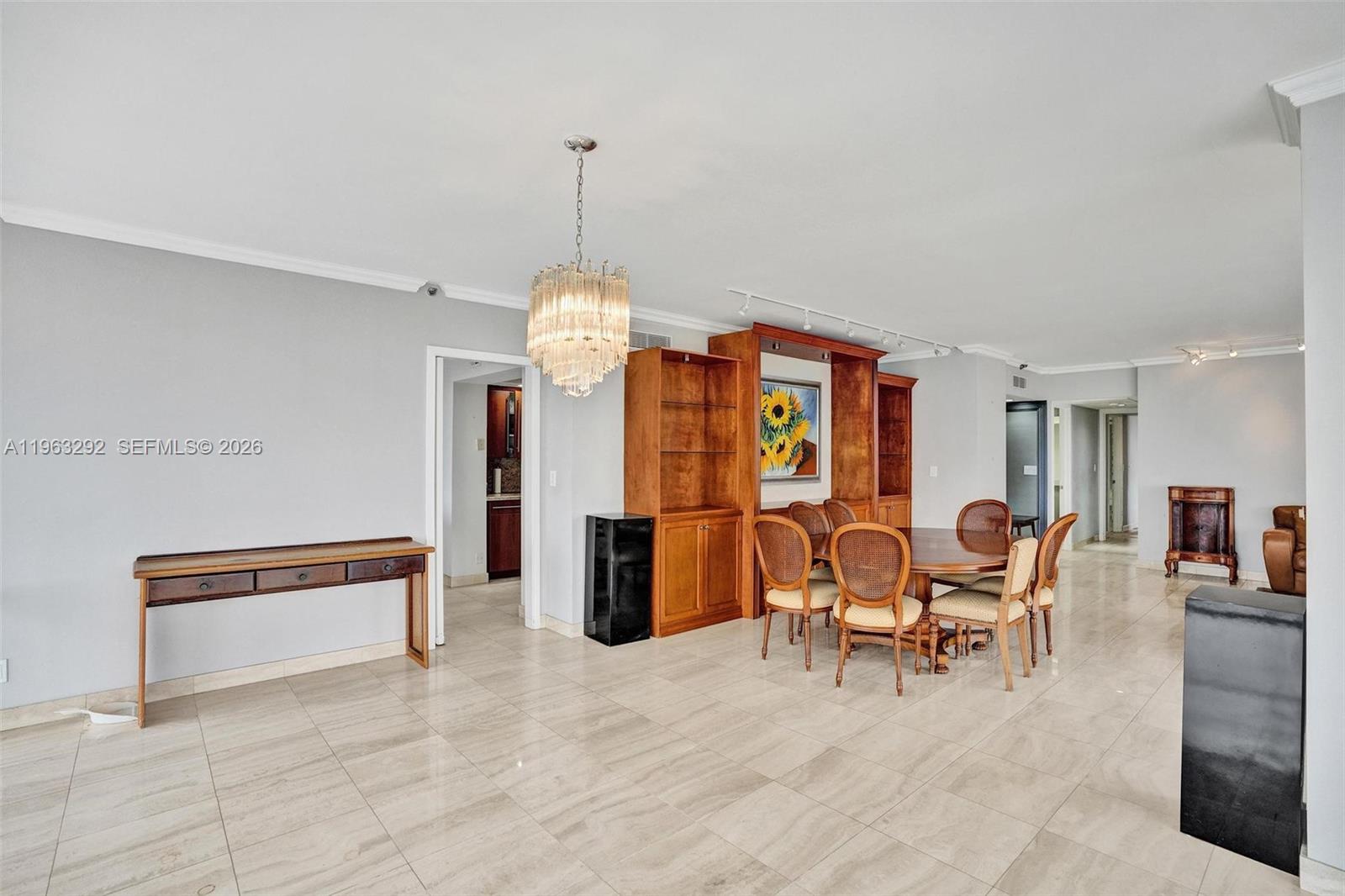 TURNBERRY TOWERS CONDO - Residential