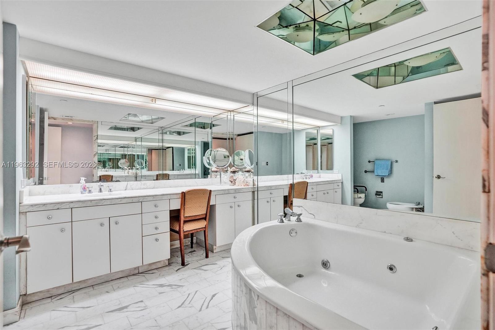 TURNBERRY TOWERS CONDO - Residential