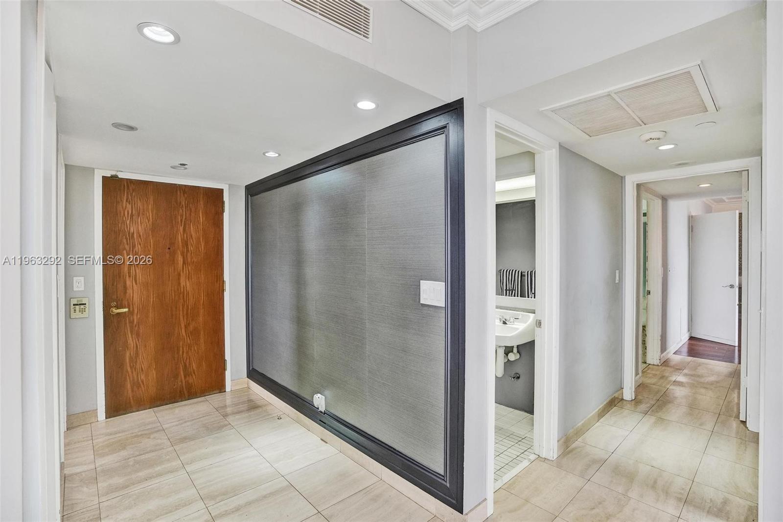 TURNBERRY TOWERS CONDO - Residential