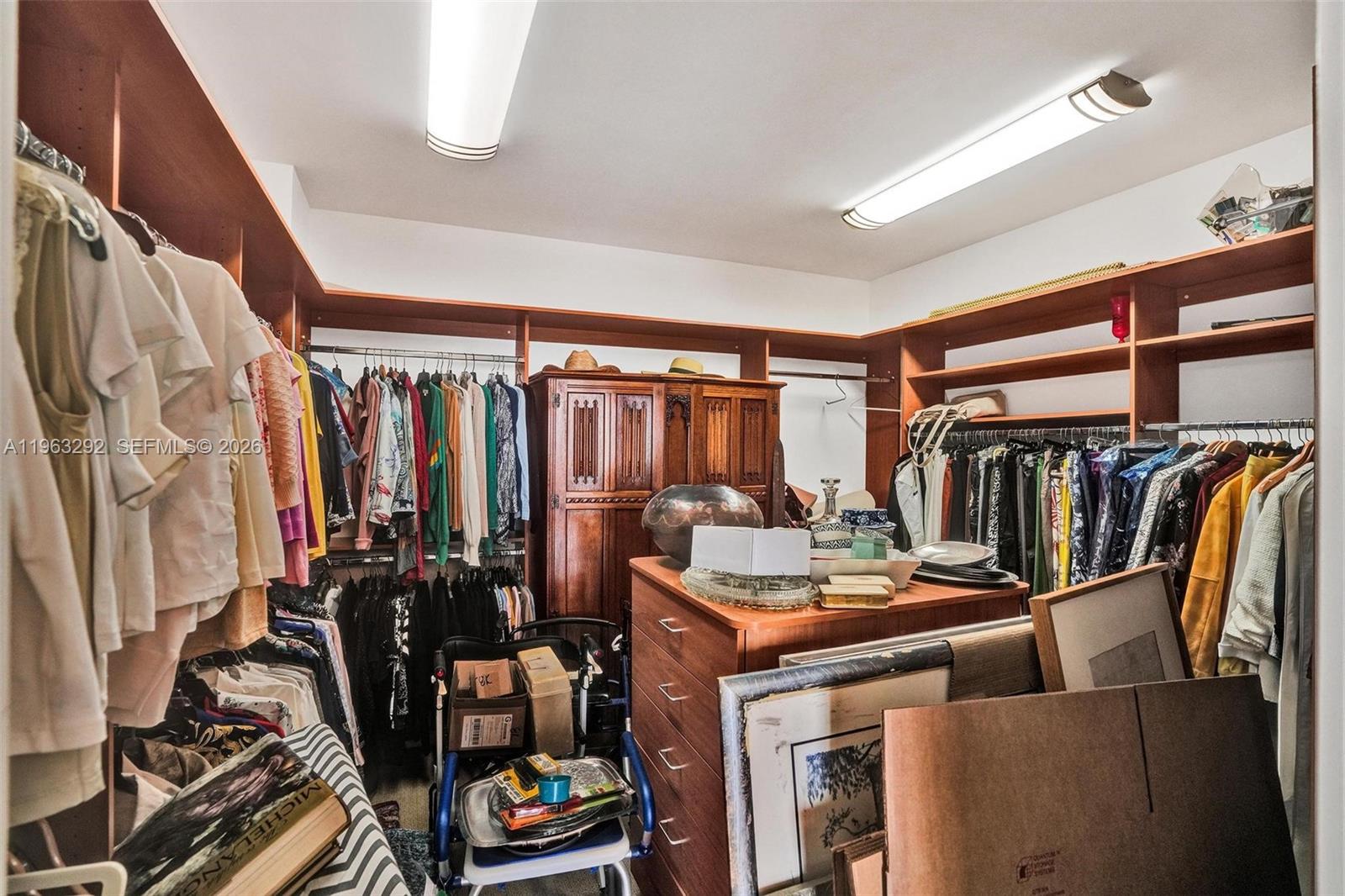 TURNBERRY TOWERS CONDO - Residential