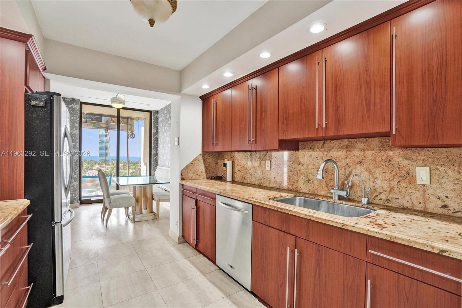 TURNBERRY TOWERS CONDO - Residential