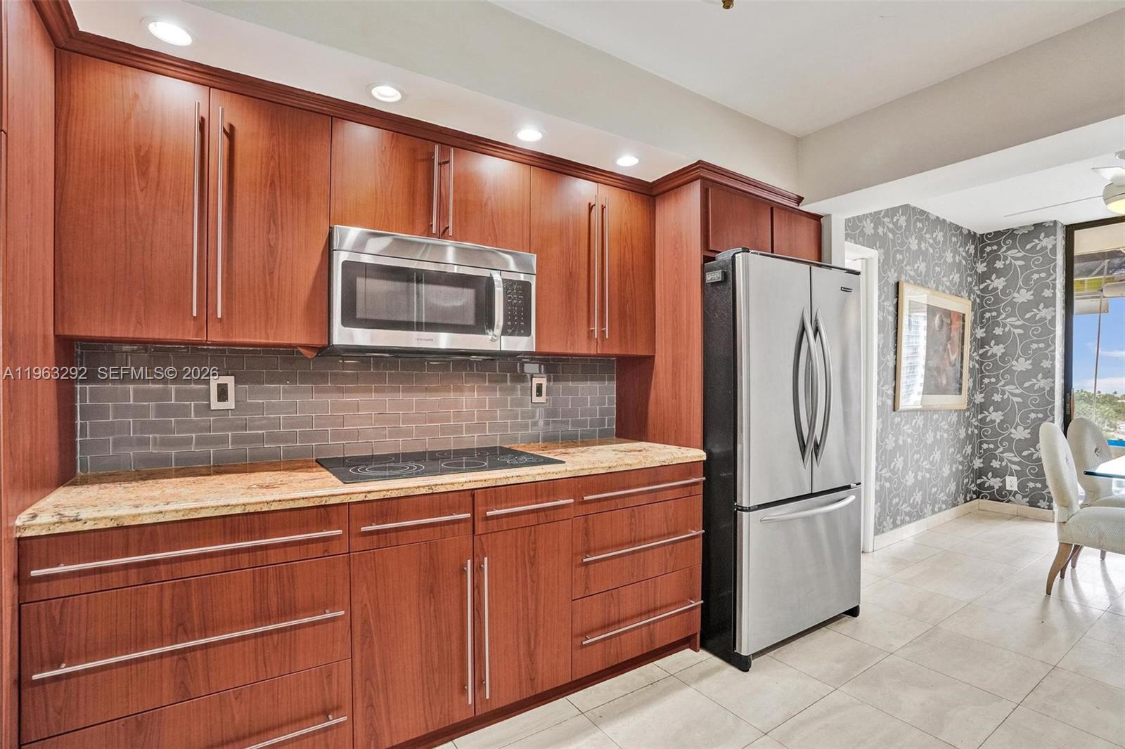 TURNBERRY TOWERS CONDO - Residential