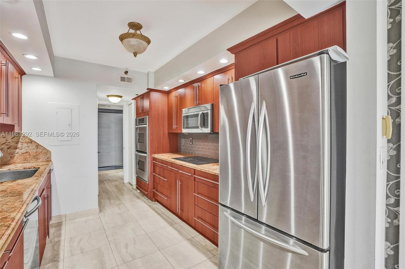 TURNBERRY TOWERS CONDO - Residential