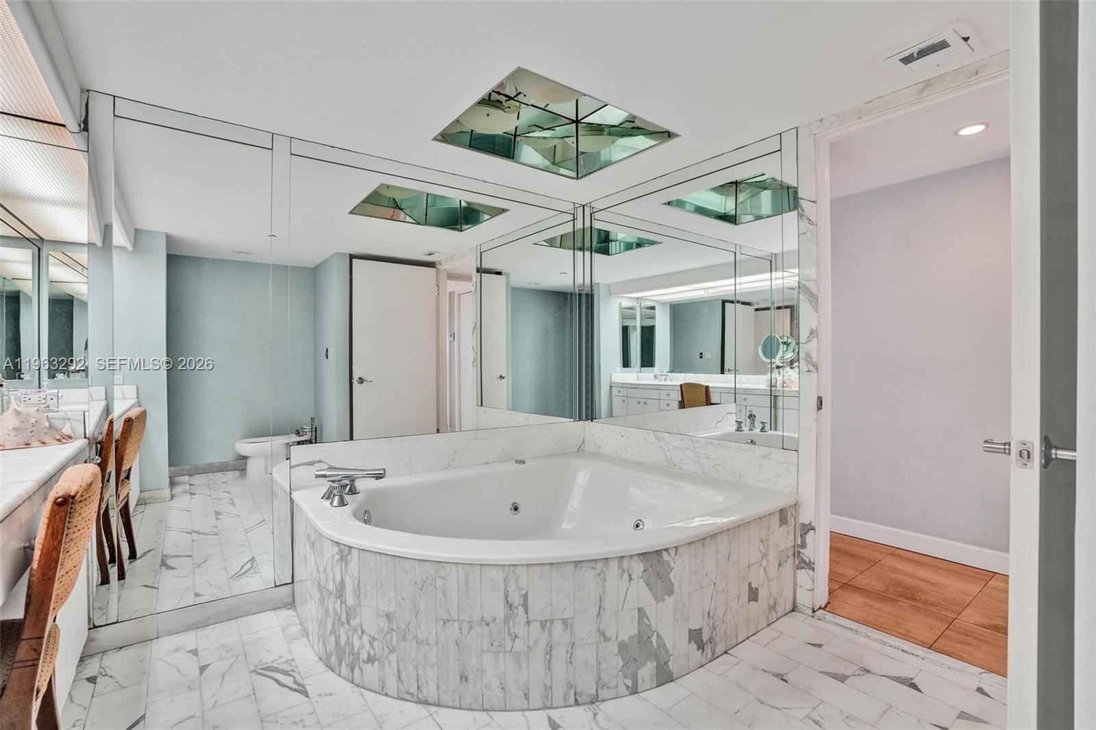 TURNBERRY TOWERS CONDO - Residential