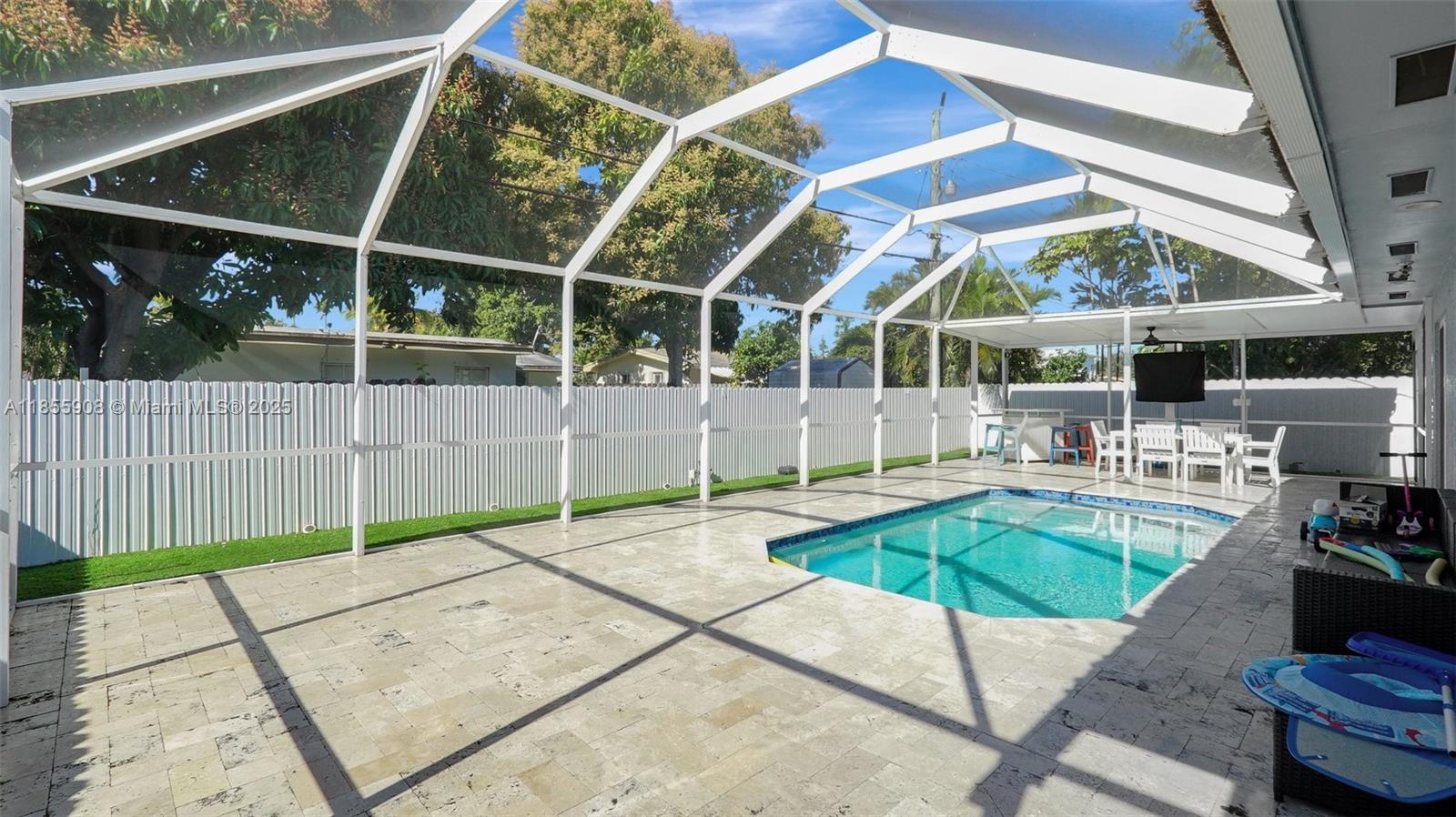 2410 Gulfstream Dr