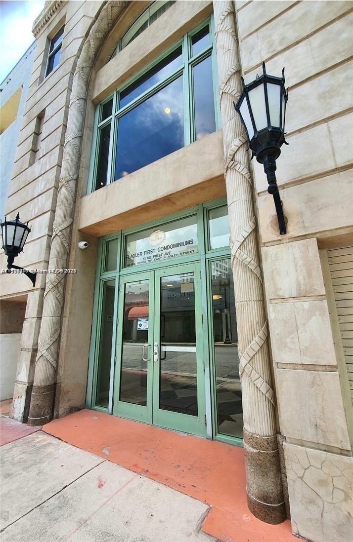 111 E Flagler St 507