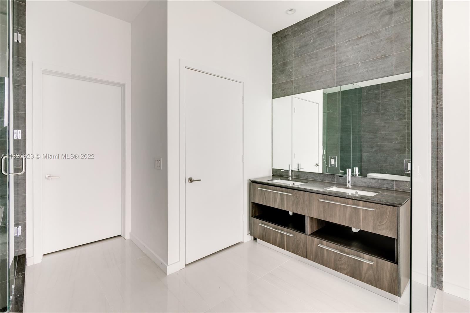 GRAN PARAISO CONDO - Residential