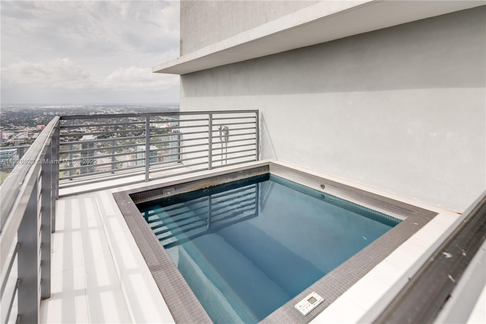 GRAN PARAISO CONDO - Residential