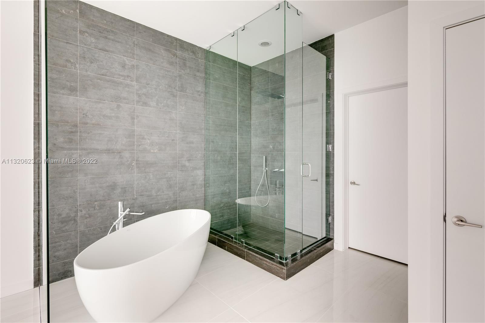 GRAN PARAISO CONDO - Residential