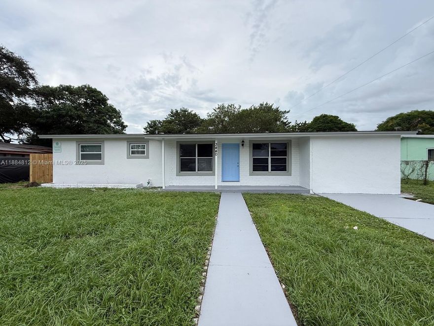 Excellent and large single home 3 Beds 2 Baths and additional converted bedroom, with a huge patio, great location, Central A/C, pest control and landscaping included, easy to show.
