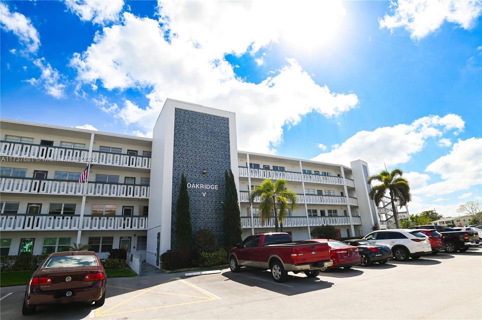 OAKRIDGE V CONDO - Residential