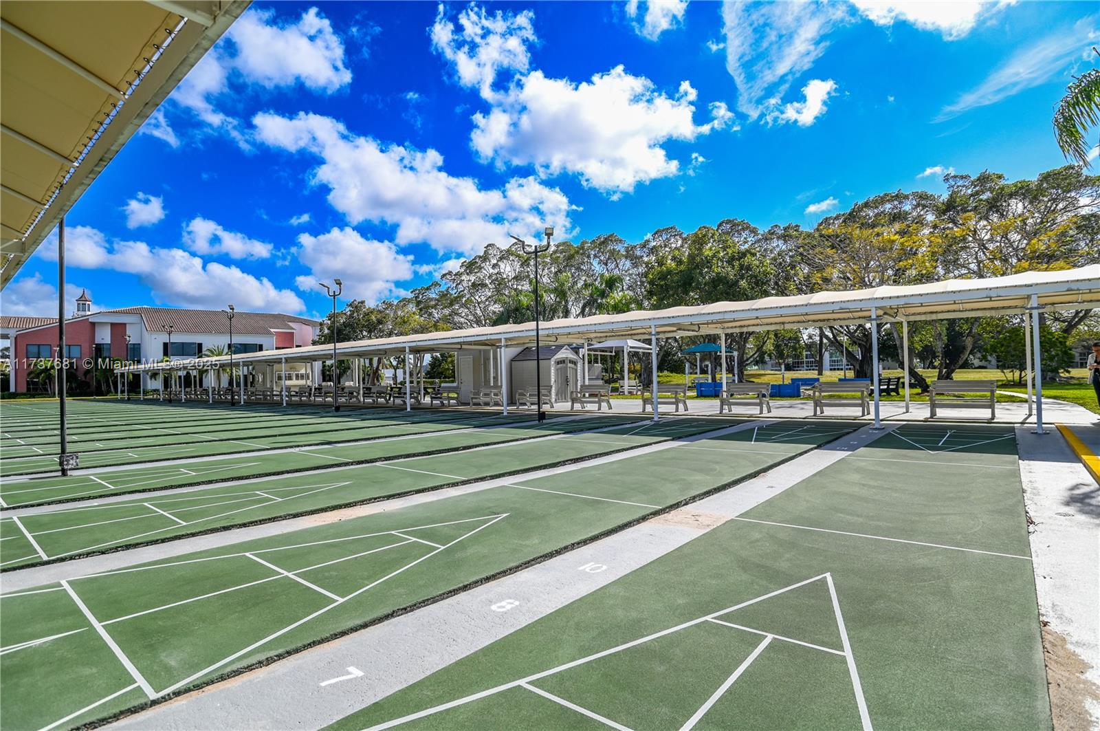 OAKRIDGE V CONDO - Residential