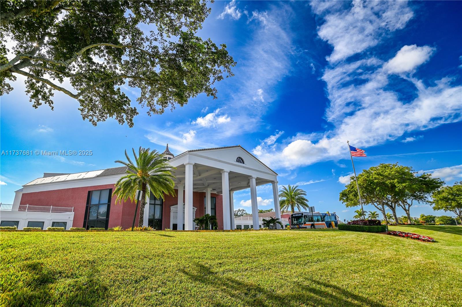 OAKRIDGE V CONDO - Residential