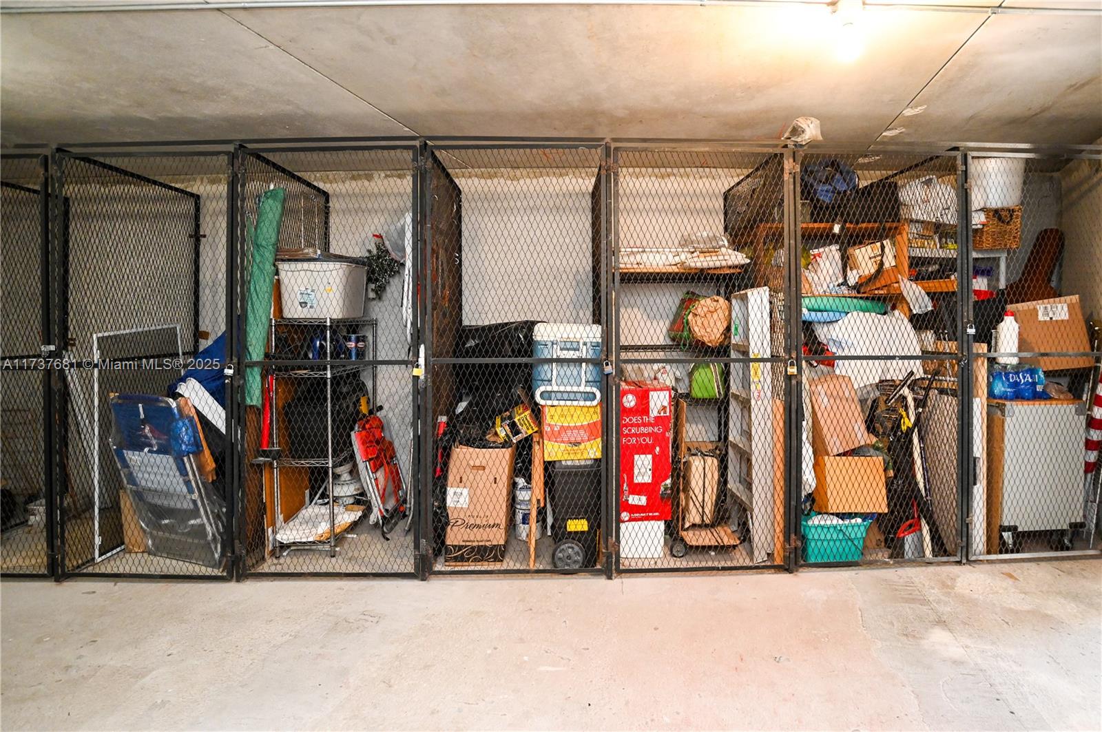 OAKRIDGE V CONDO - Residential