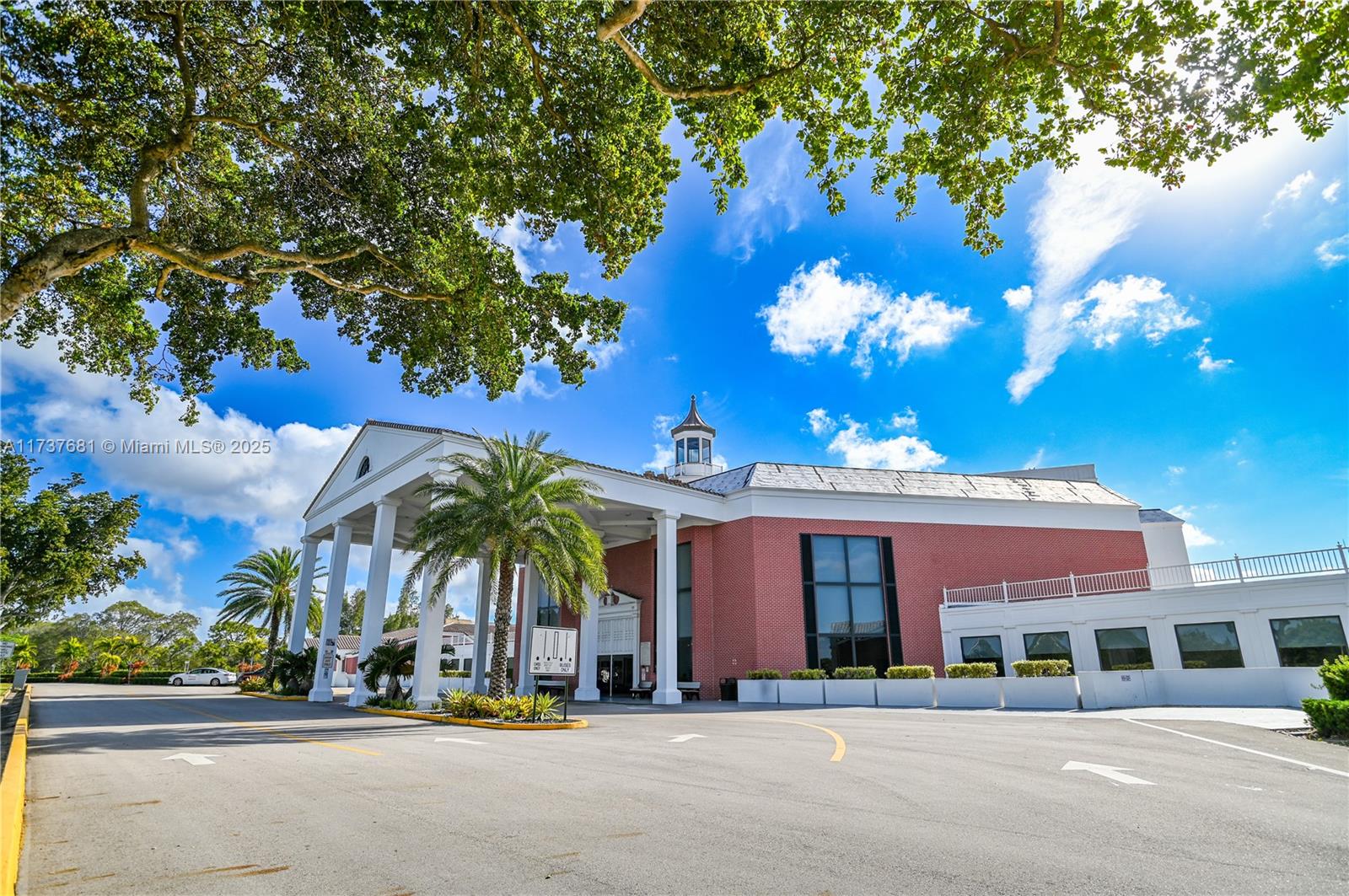 OAKRIDGE V CONDO - Residential