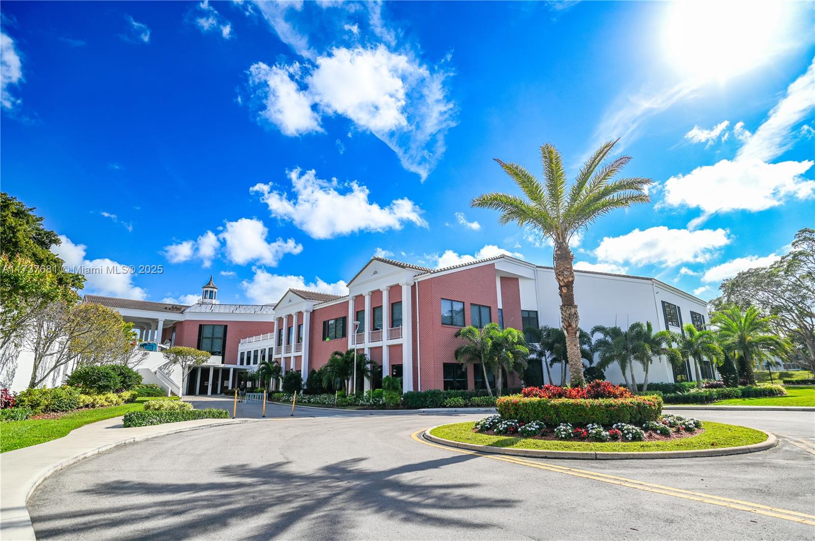 OAKRIDGE V CONDO - Residential