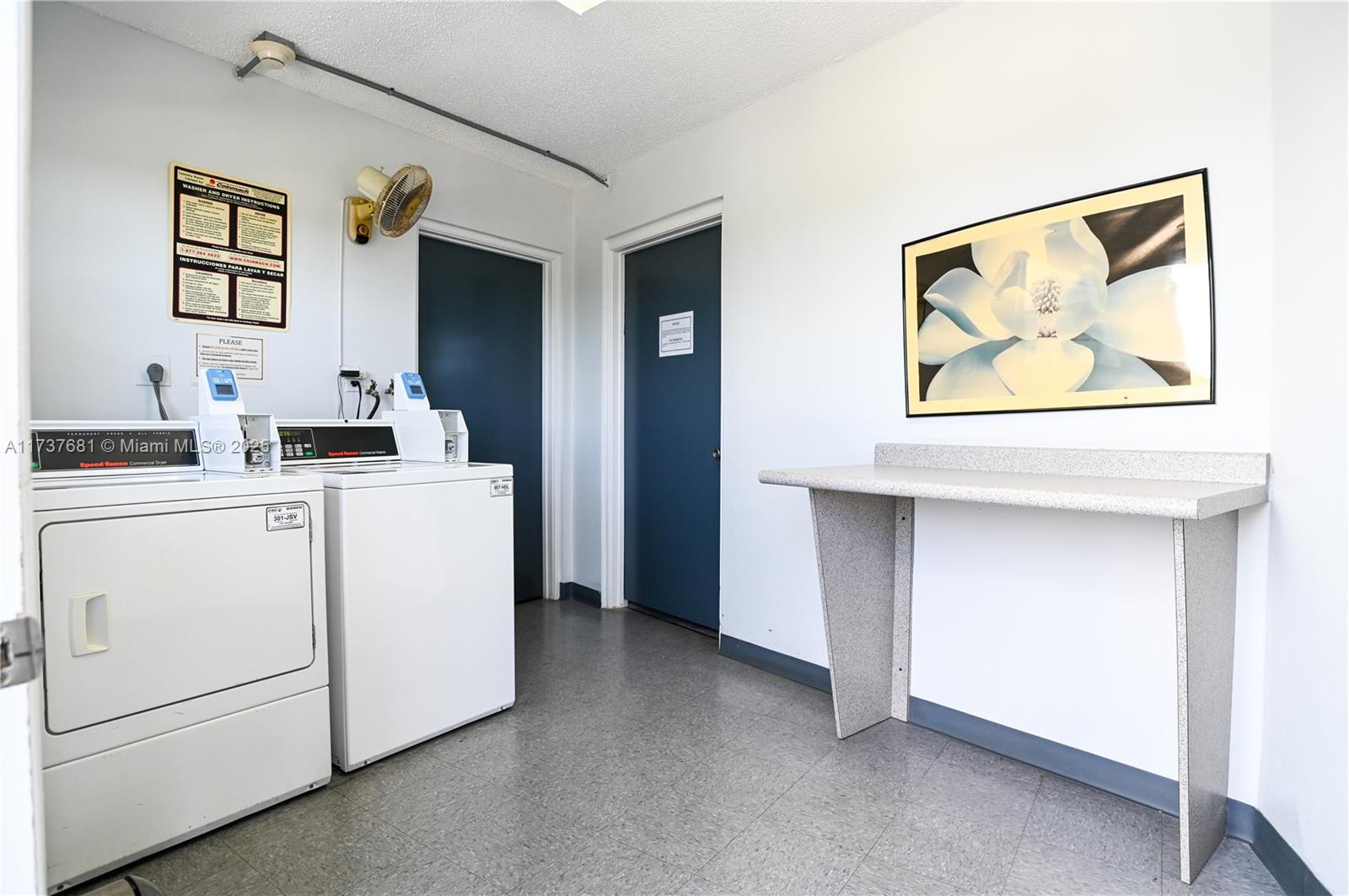 OAKRIDGE V CONDO - Residential