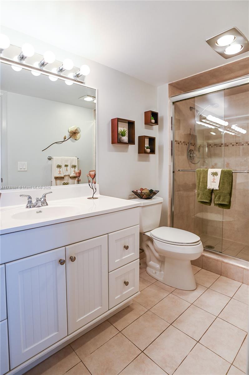 OAKRIDGE V CONDO - Residential