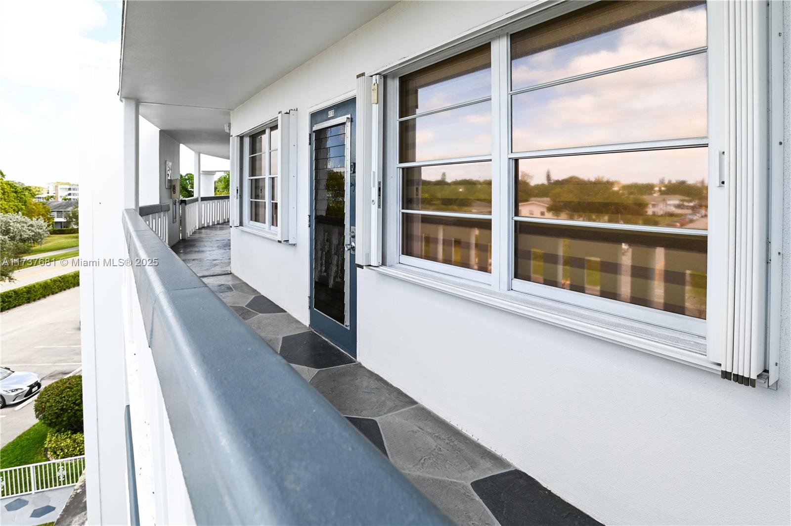 OAKRIDGE V CONDO - Residential