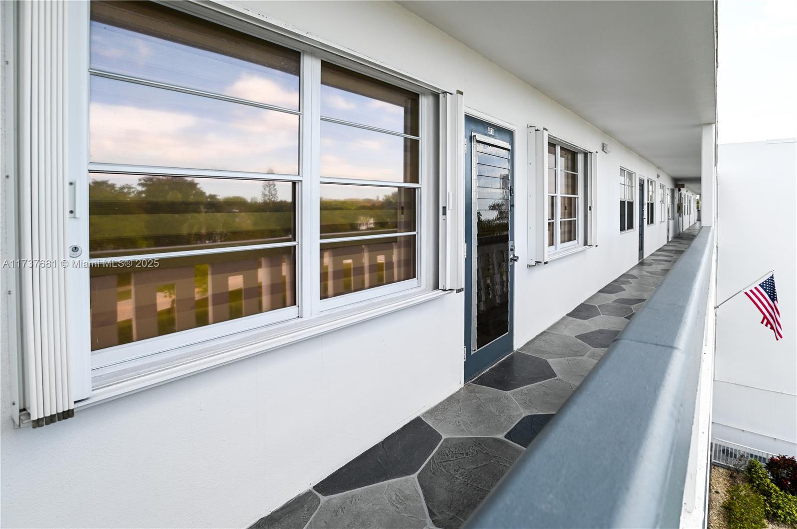 OAKRIDGE V CONDO - Residential