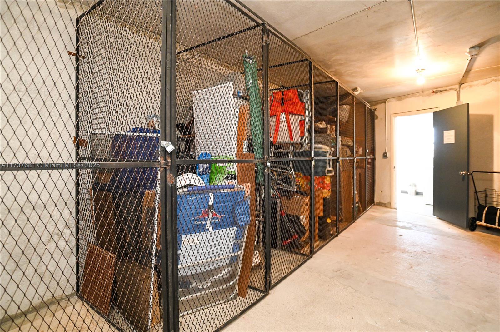 OAKRIDGE V CONDO - Residential