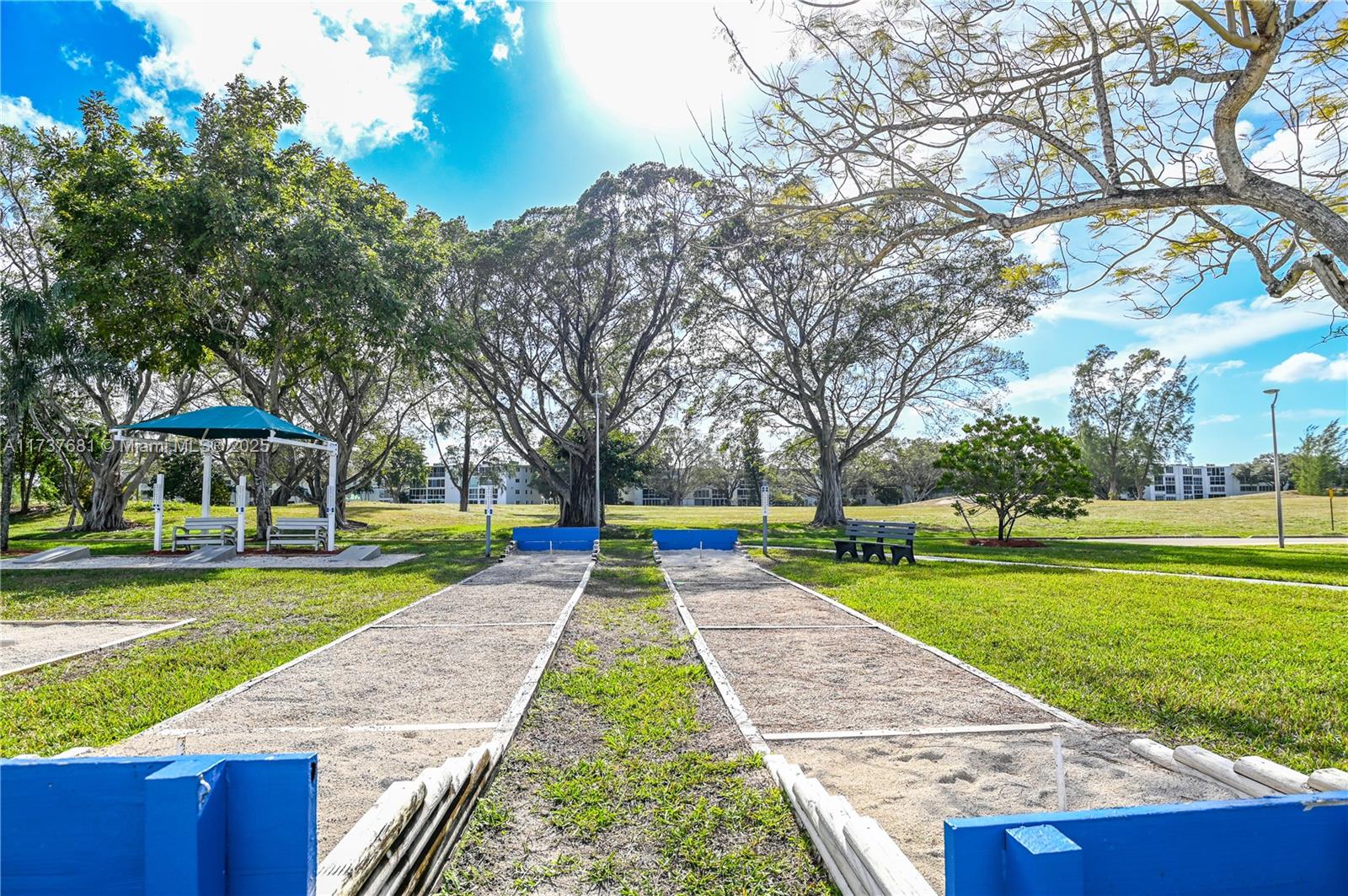 OAKRIDGE V CONDO - Residential