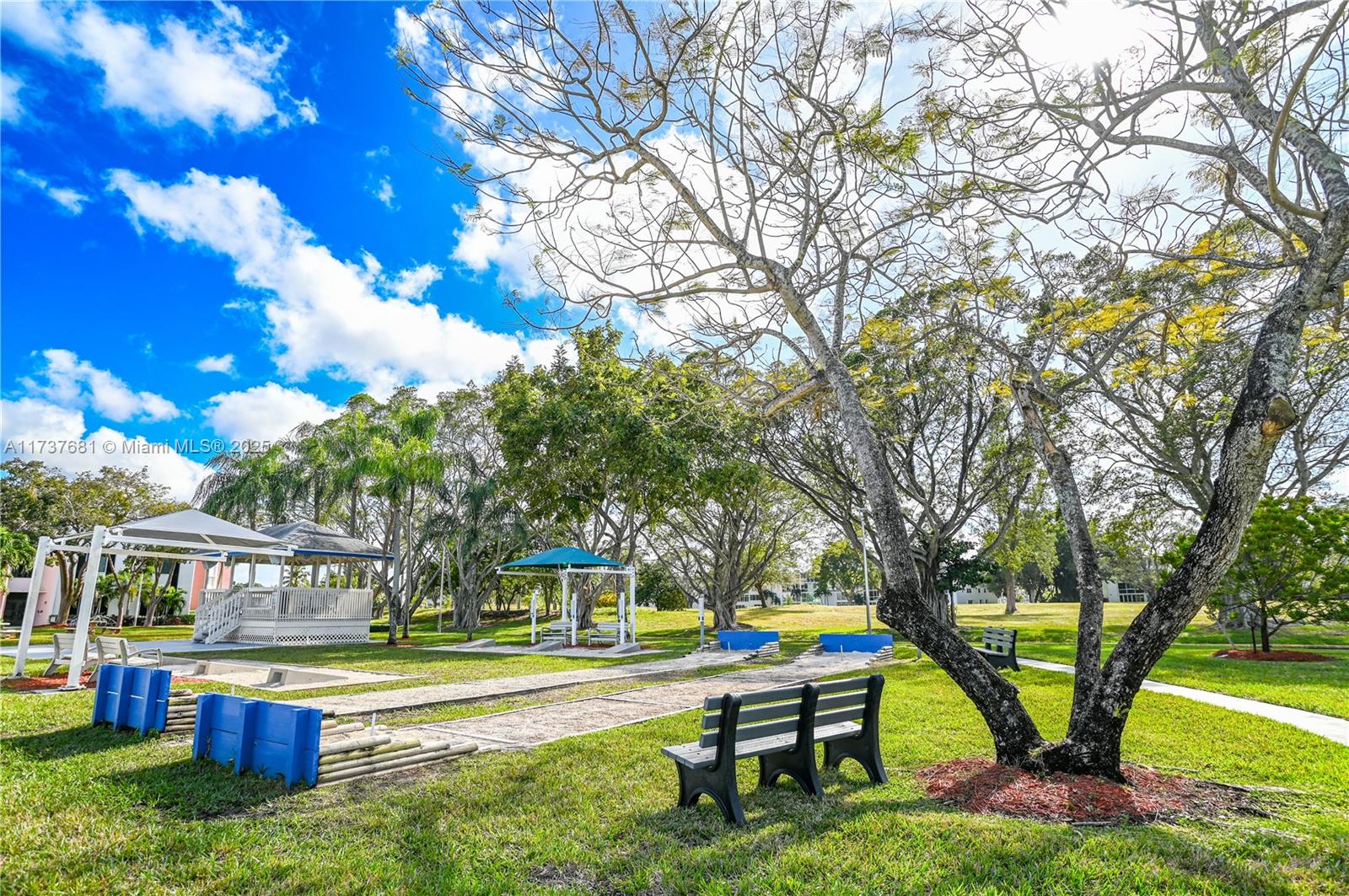 OAKRIDGE V CONDO - Residential