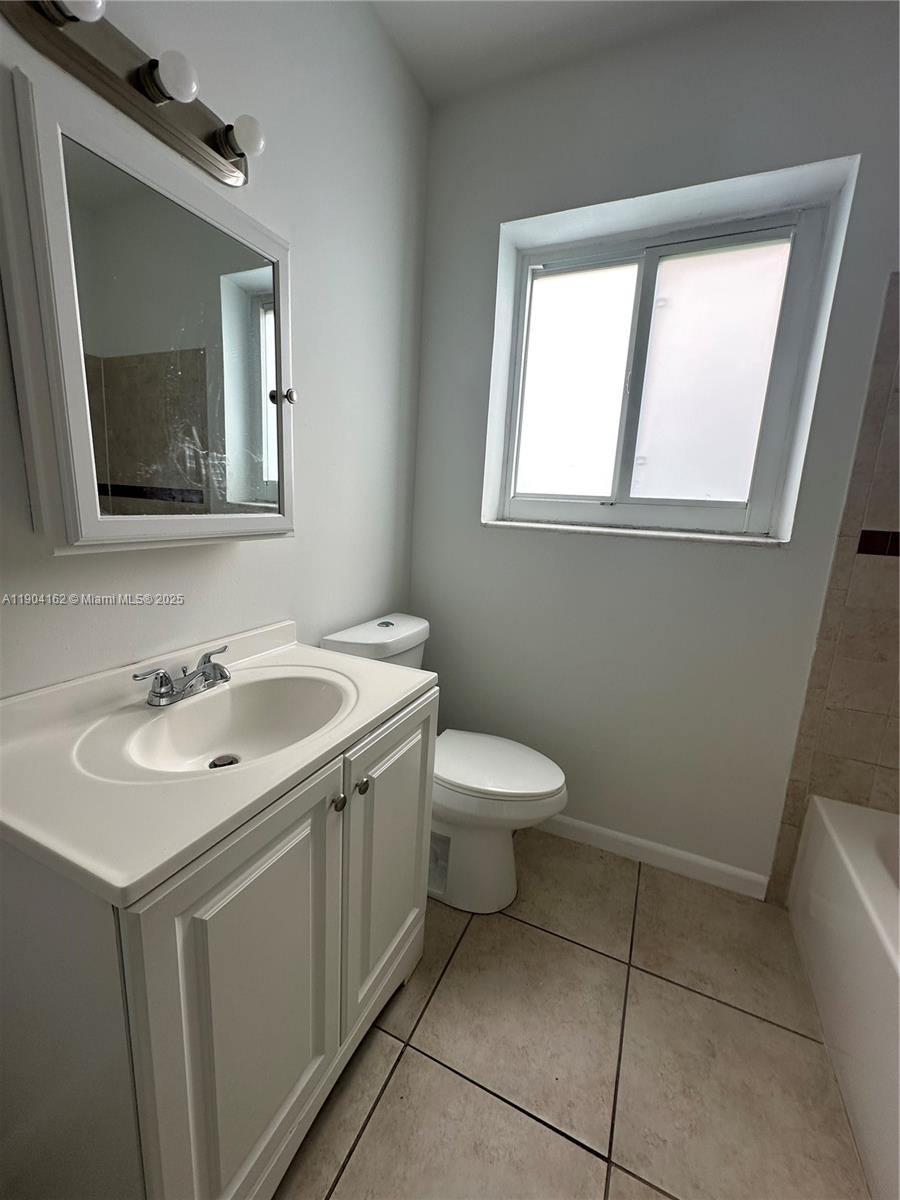 HOLLYWOOD PARK - Residential Lease