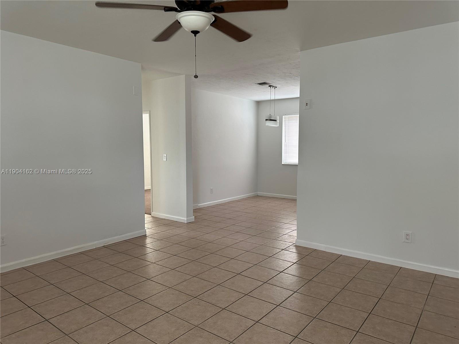 HOLLYWOOD PARK - Residential Lease