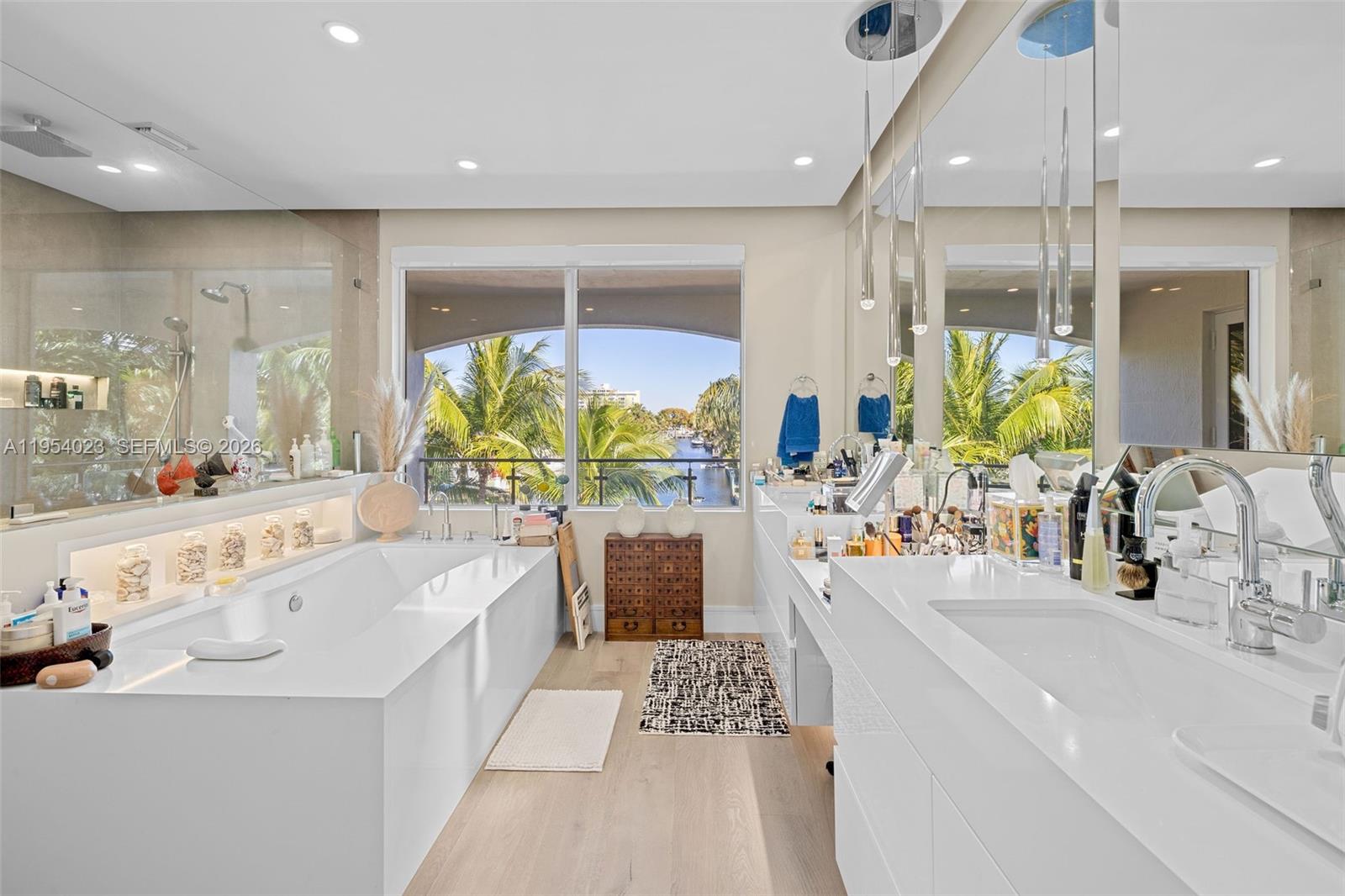 VENETIAN SEC KEYSTONE POI - Residential