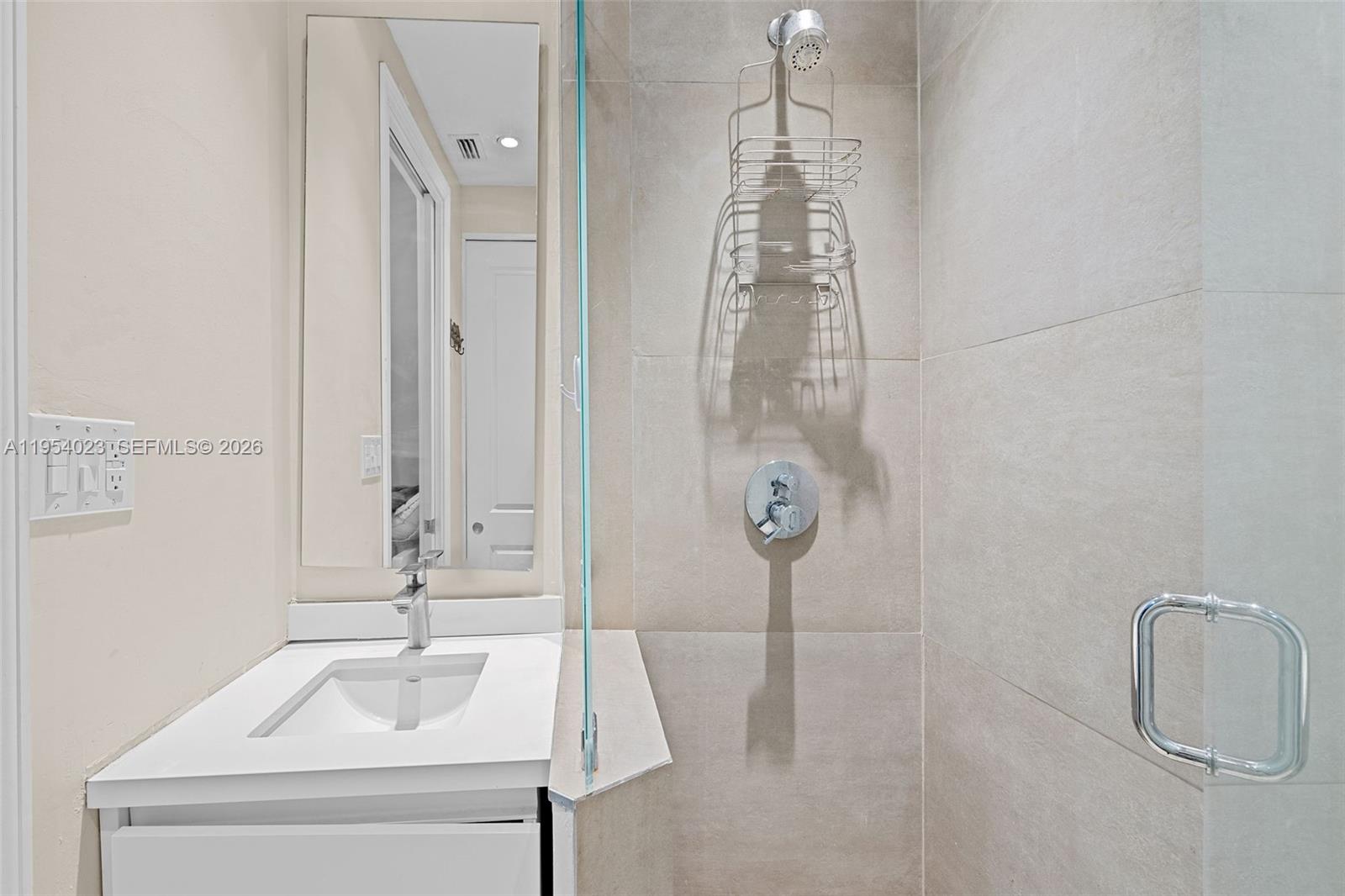 VENETIAN SEC KEYSTONE POI - Residential