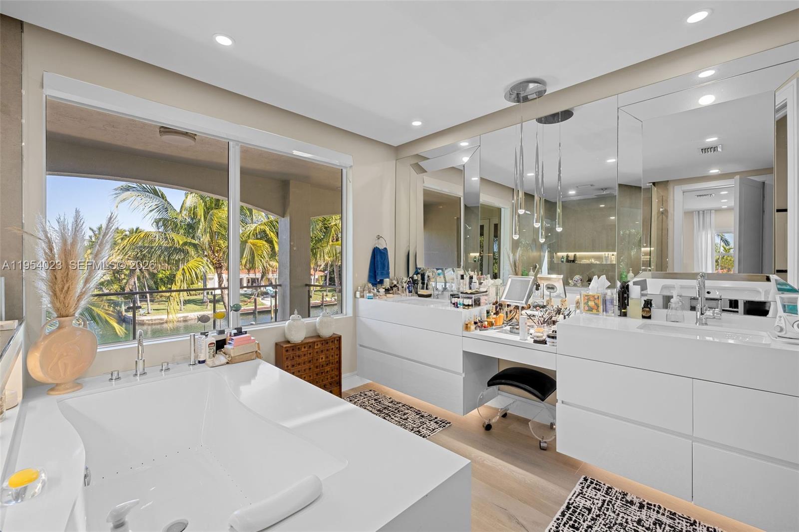 VENETIAN SEC KEYSTONE POI - Residential