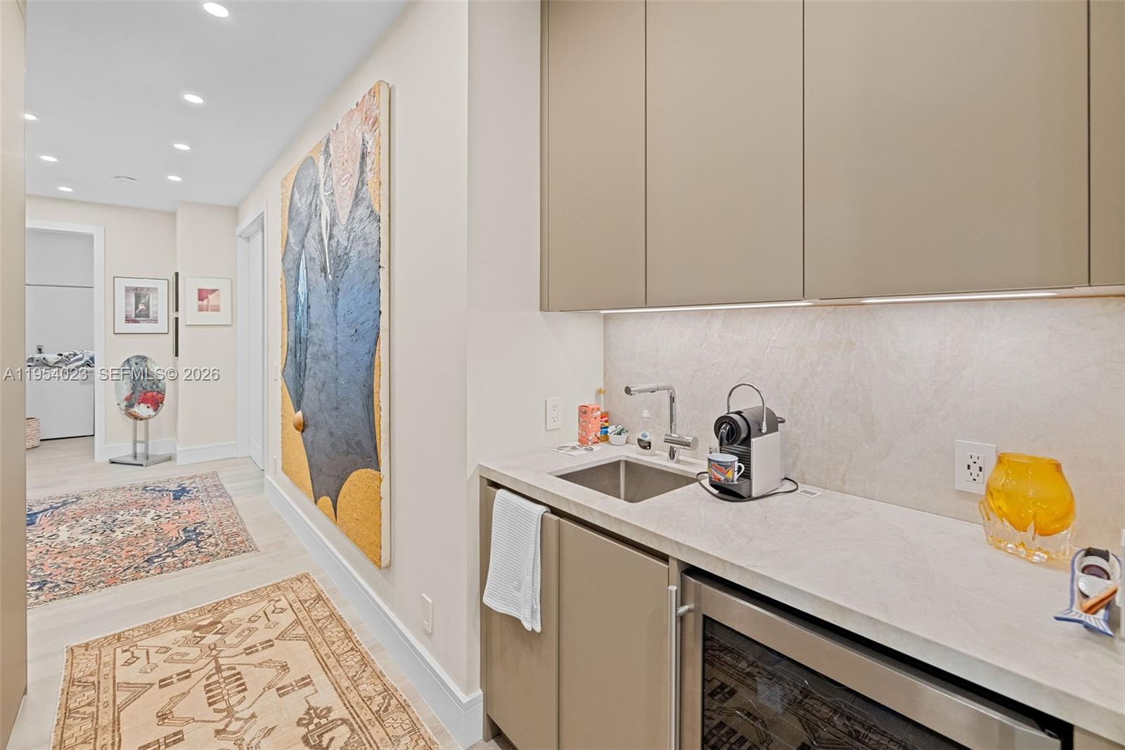 VENETIAN SEC KEYSTONE POI - Residential