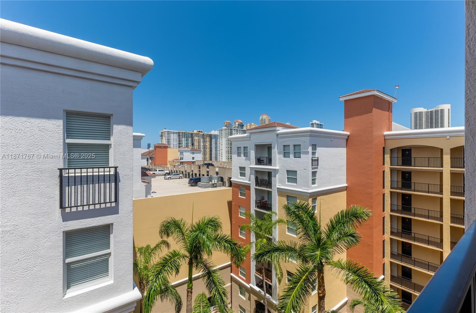 PORTO BELLAGIO CONDO - Residential