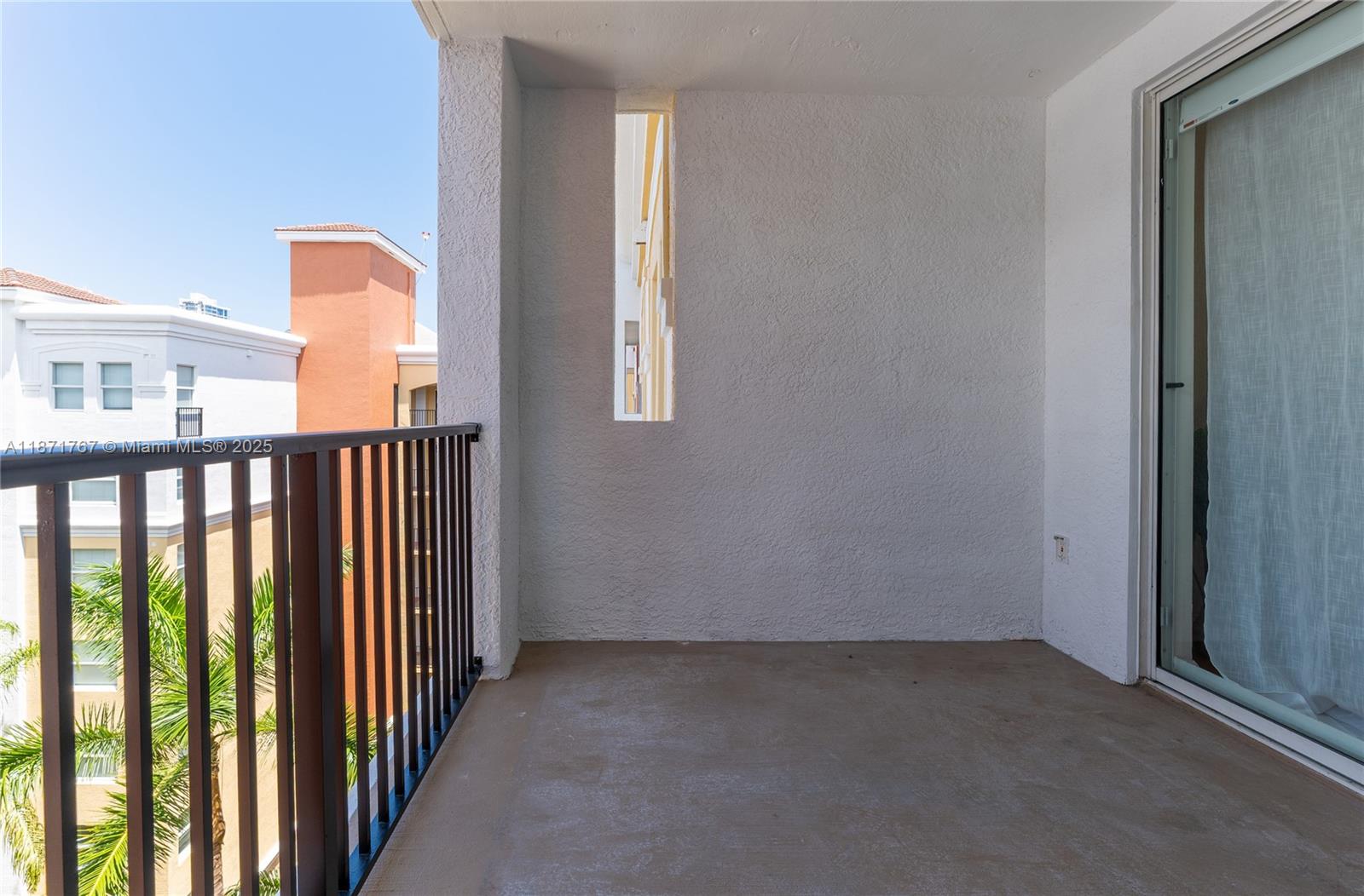 PORTO BELLAGIO CONDO - Residential