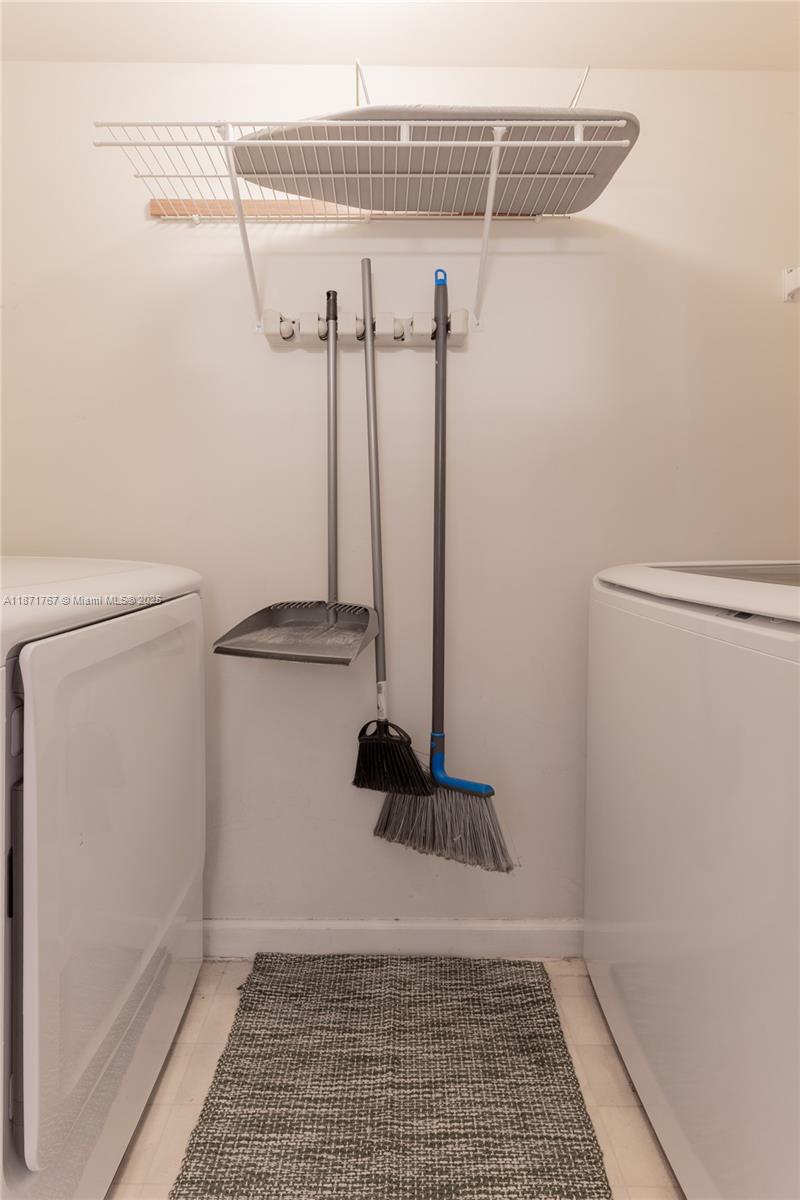 PORTO BELLAGIO CONDO - Residential