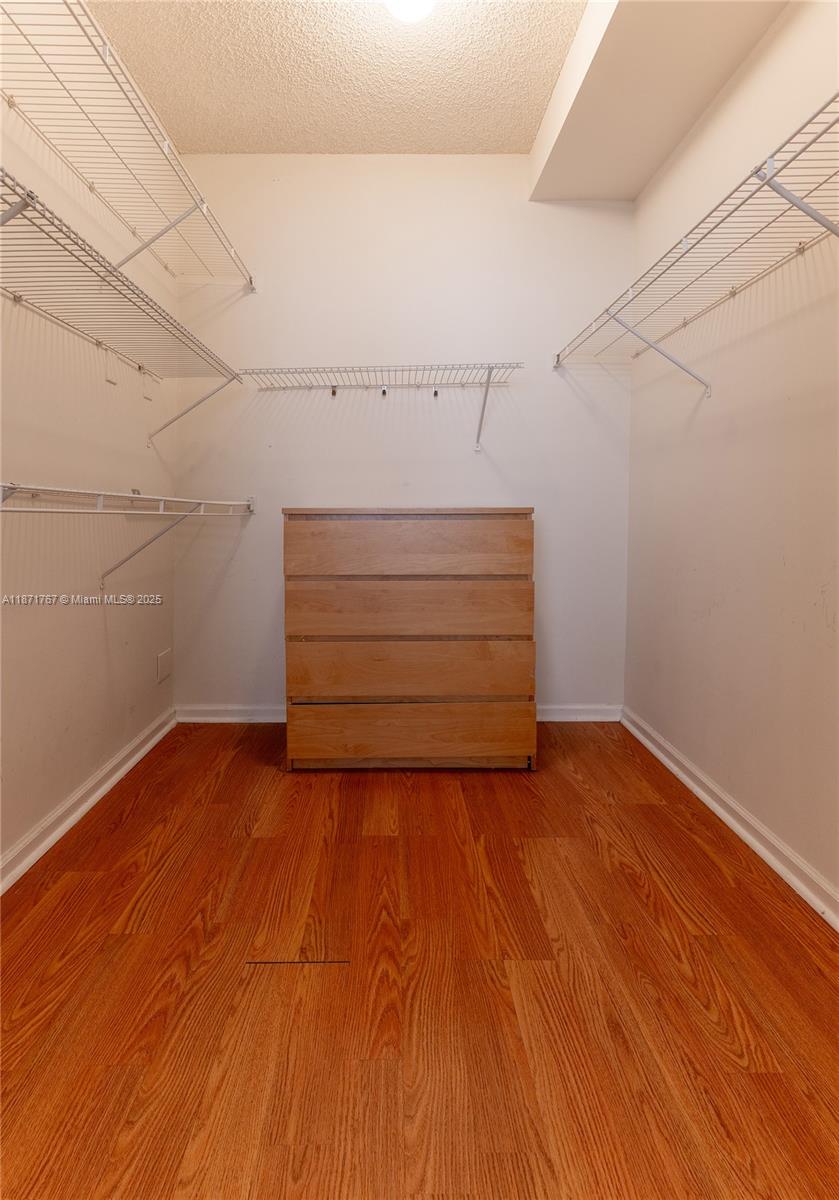 PORTO BELLAGIO CONDO - Residential