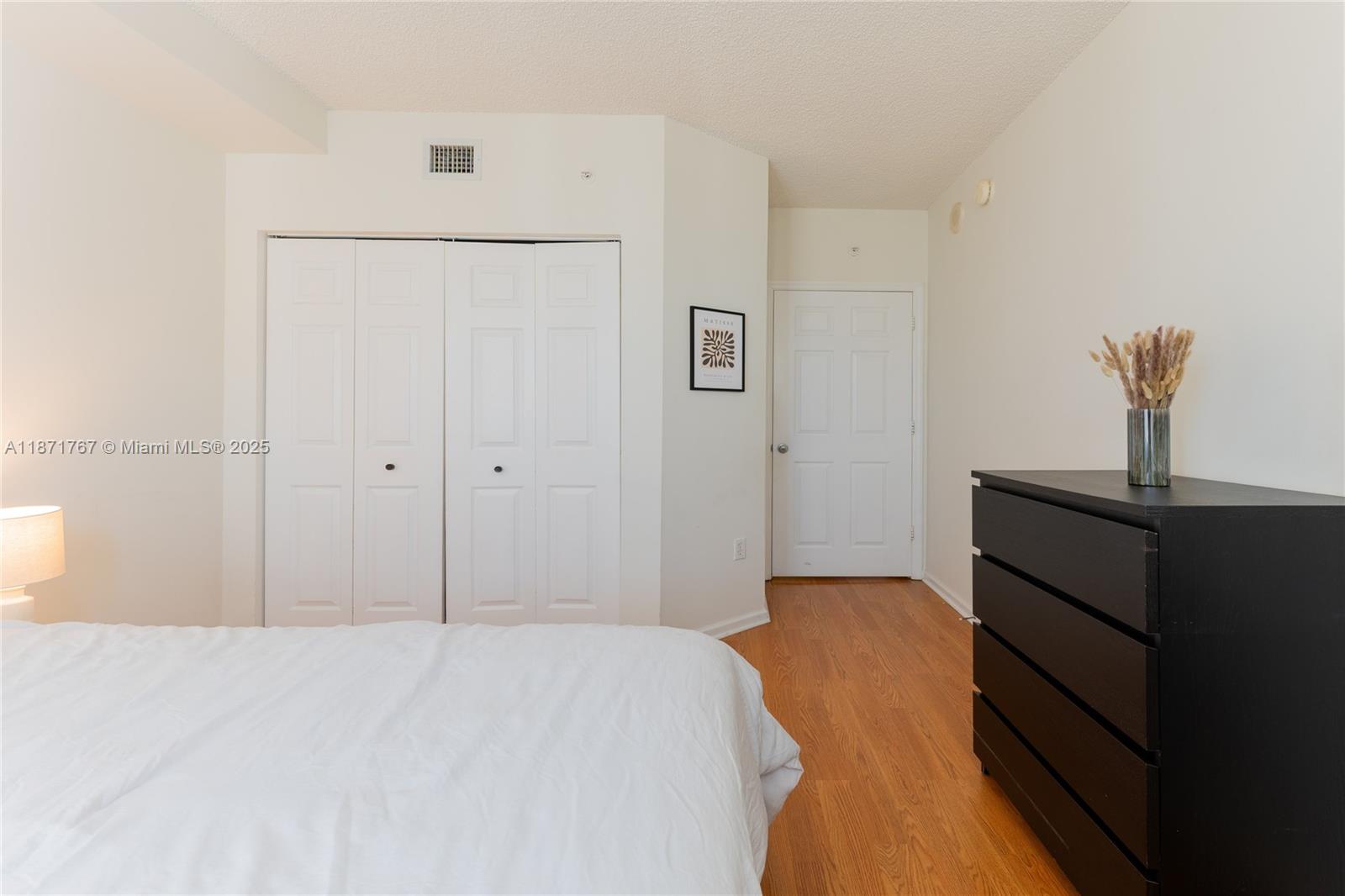 PORTO BELLAGIO CONDO - Residential