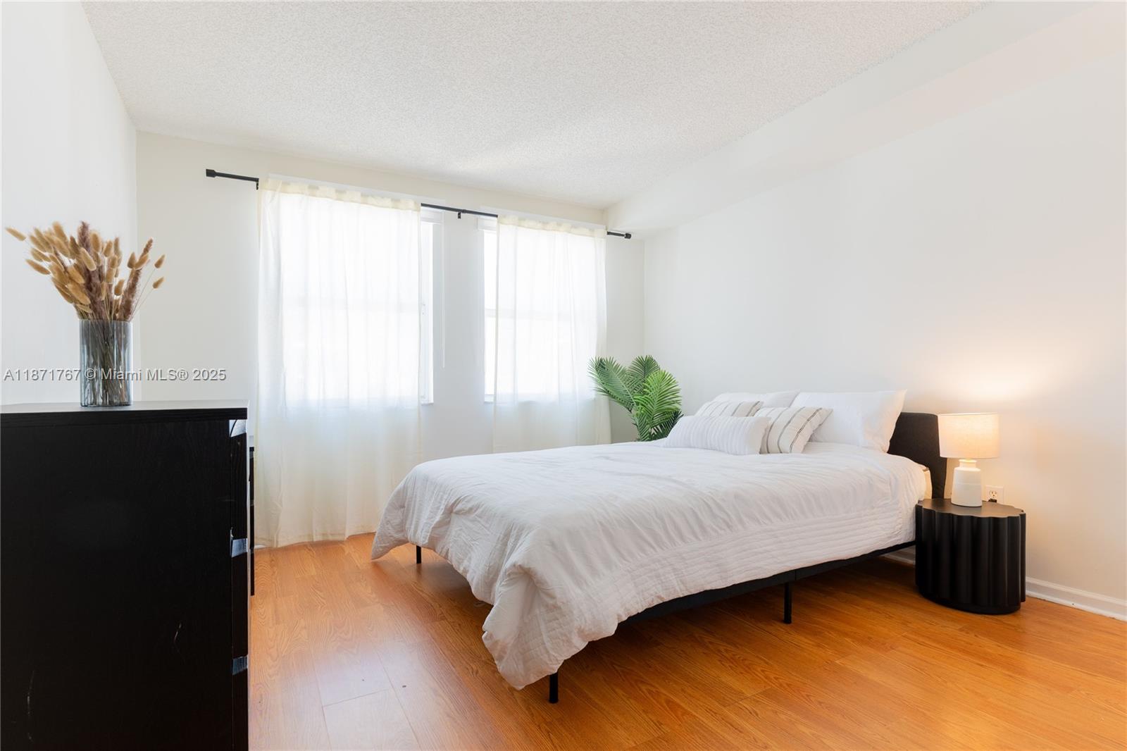 PORTO BELLAGIO CONDO - Residential