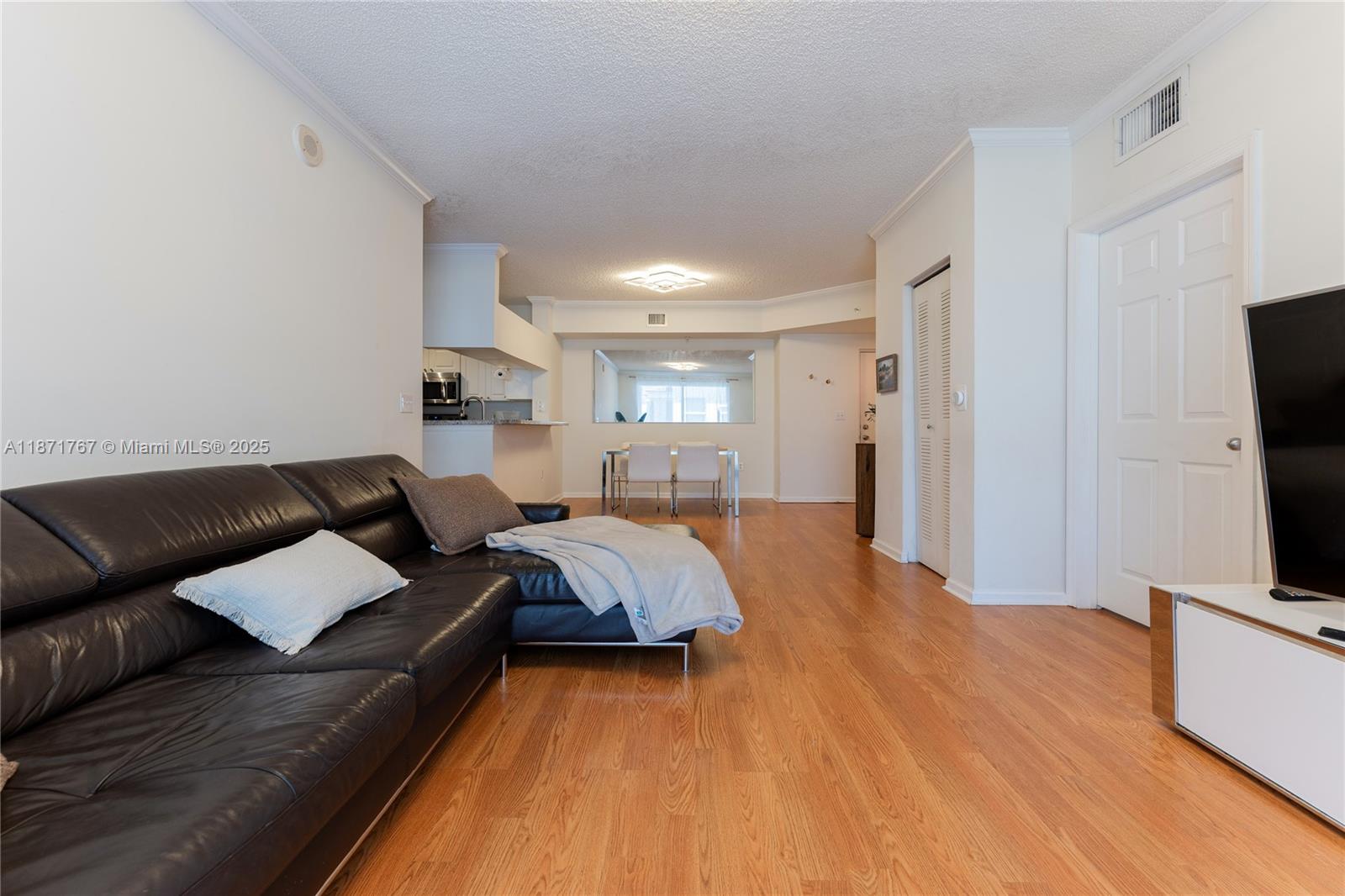 PORTO BELLAGIO CONDO - Residential