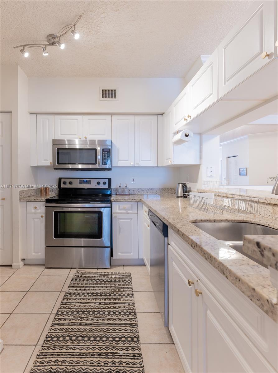 PORTO BELLAGIO CONDO - Residential