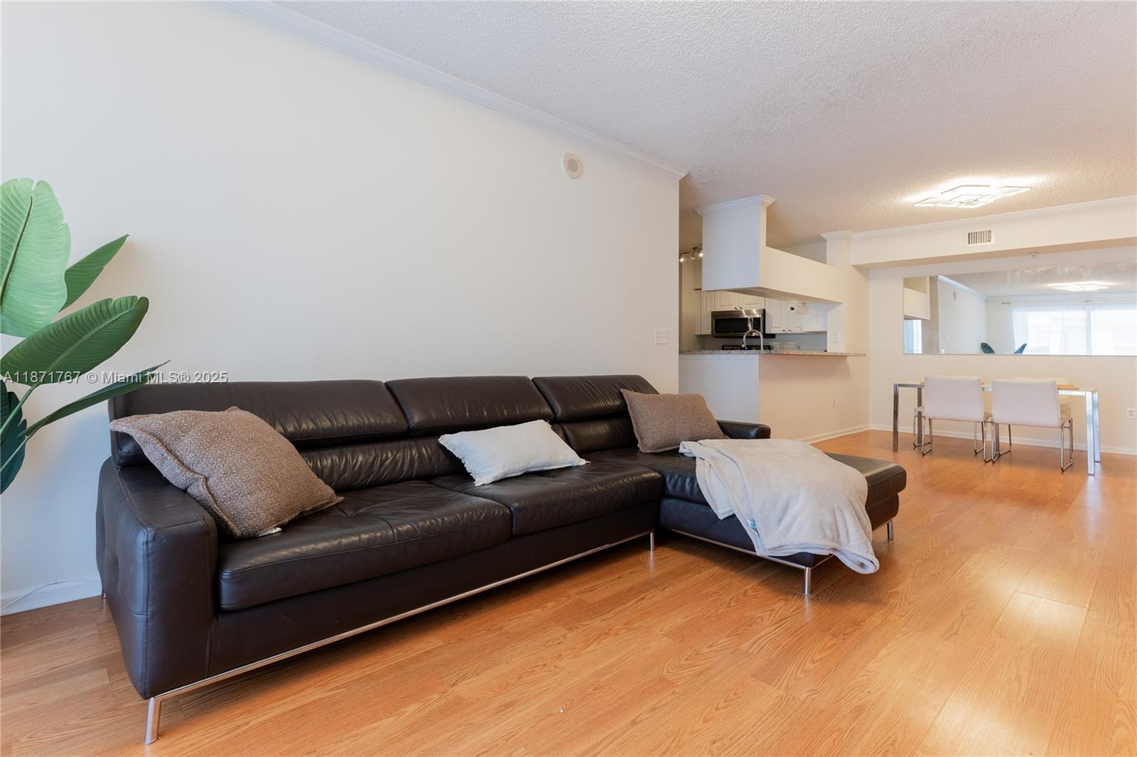 PORTO BELLAGIO CONDO - Residential