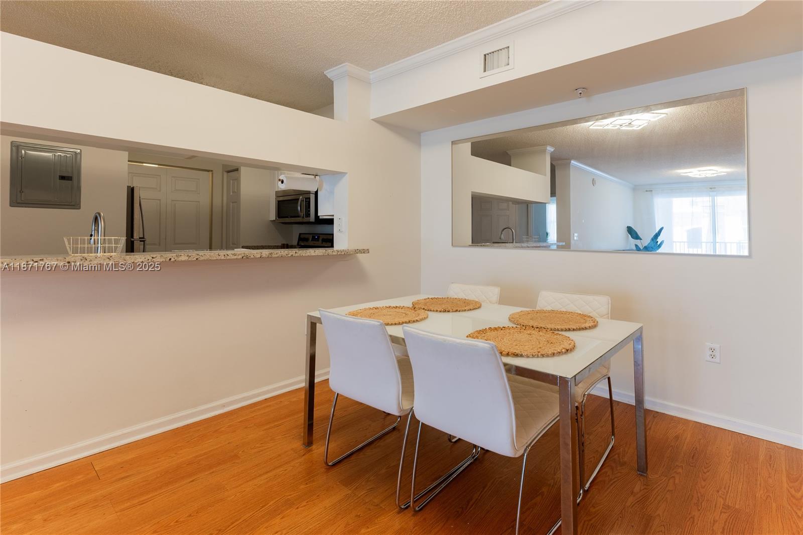 17100 N Bay Rd PH1912