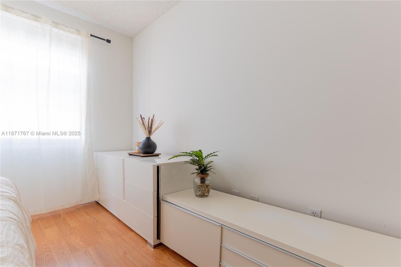 PORTO BELLAGIO CONDO - Residential