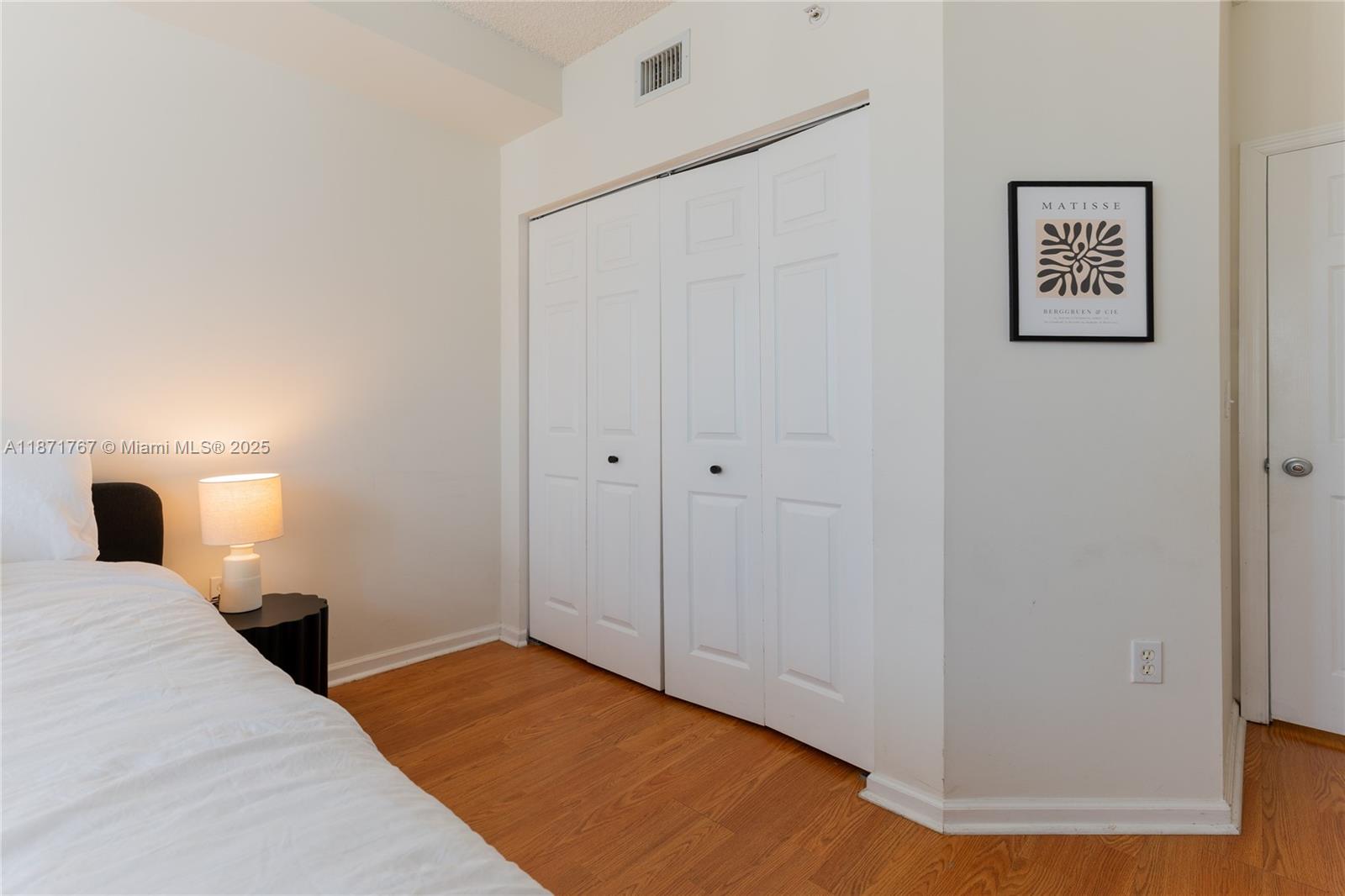 PORTO BELLAGIO CONDO - Residential