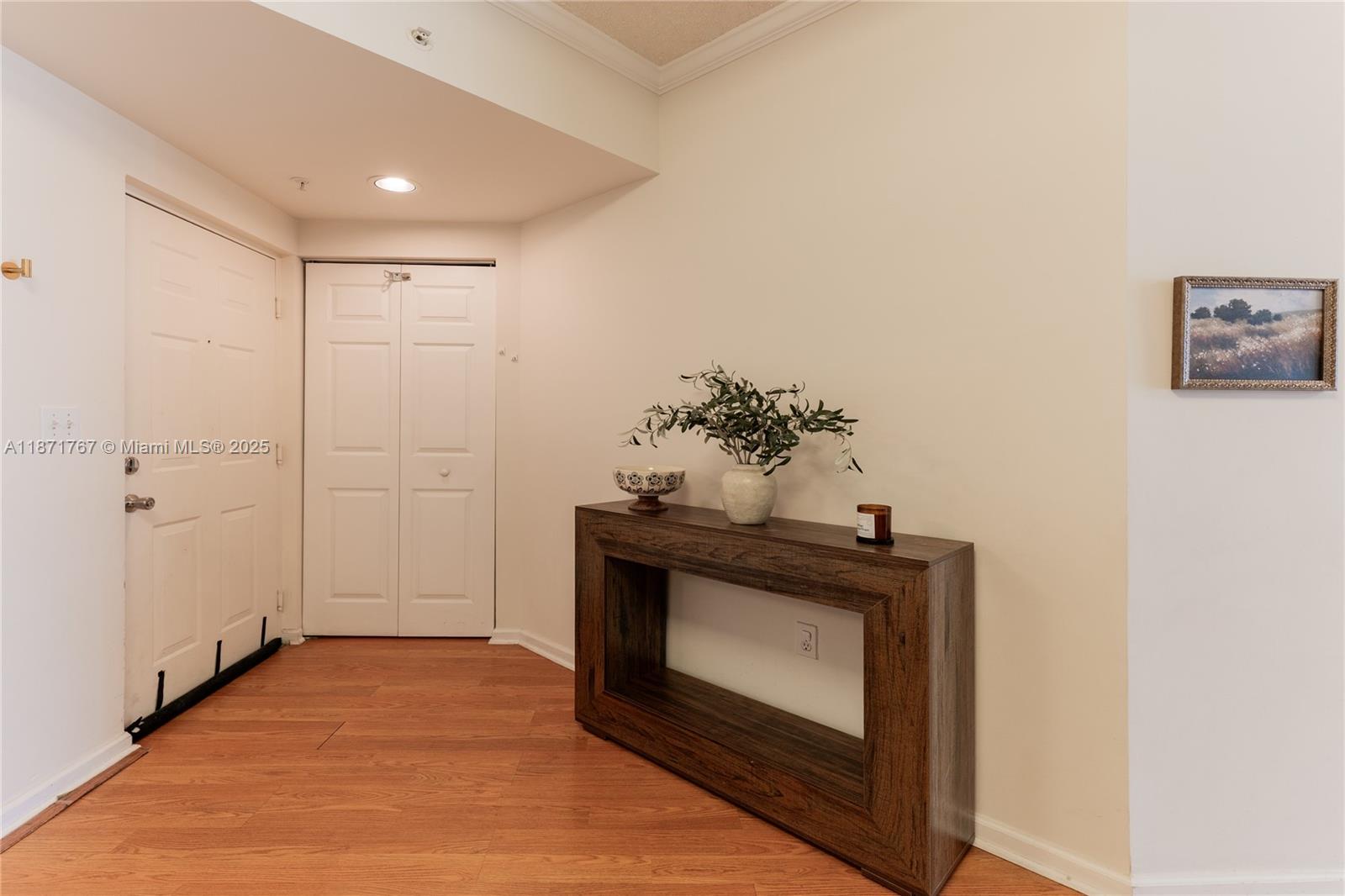 PORTO BELLAGIO CONDO - Residential