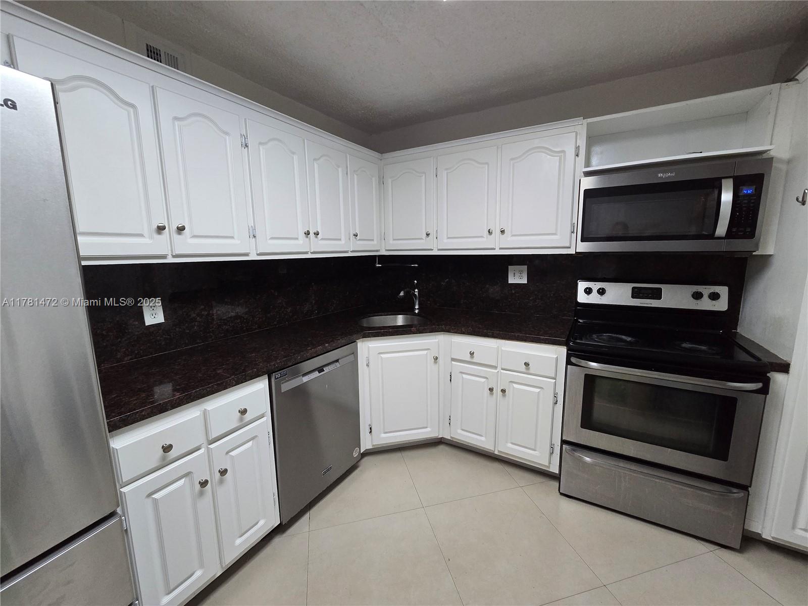 COMMODORE PLAZA CONDO - Residential