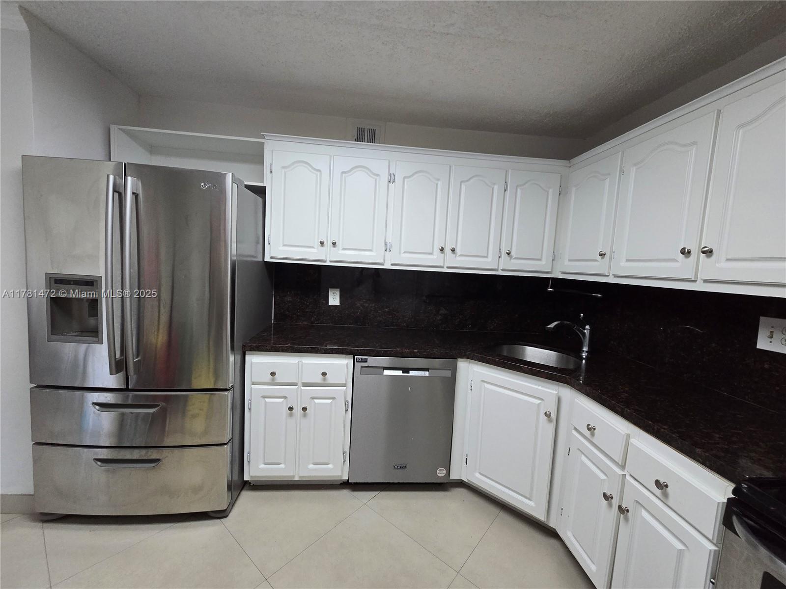COMMODORE PLAZA CONDO - Residential